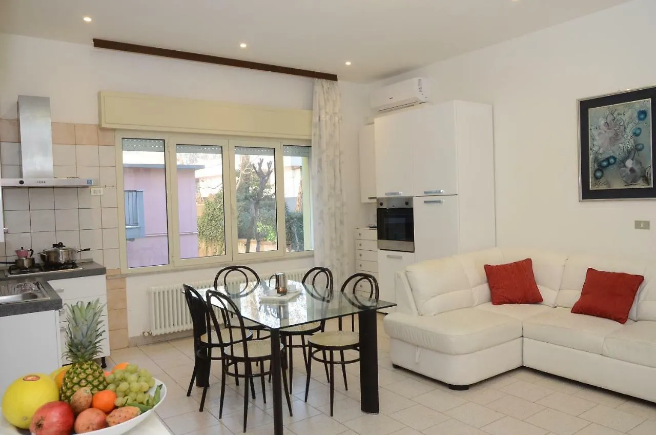 Residence Edera Rimini 2*,
